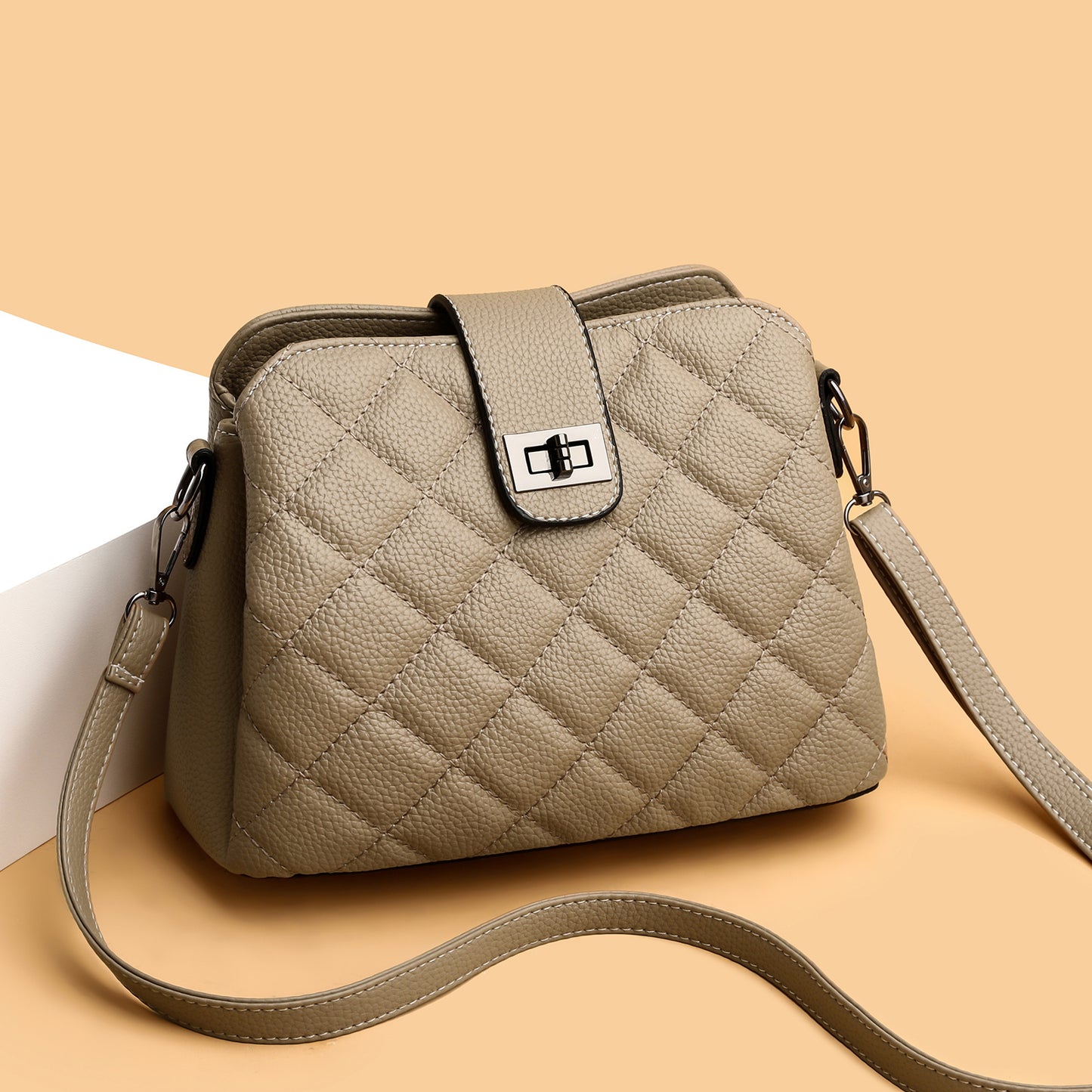 Simple and stylish diamond-patterned large-capacity bucket bag