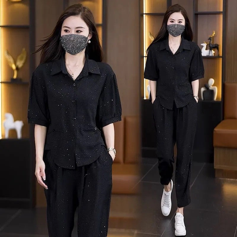 Summer wear with a complete set of fashionable and stylish two-piece suits