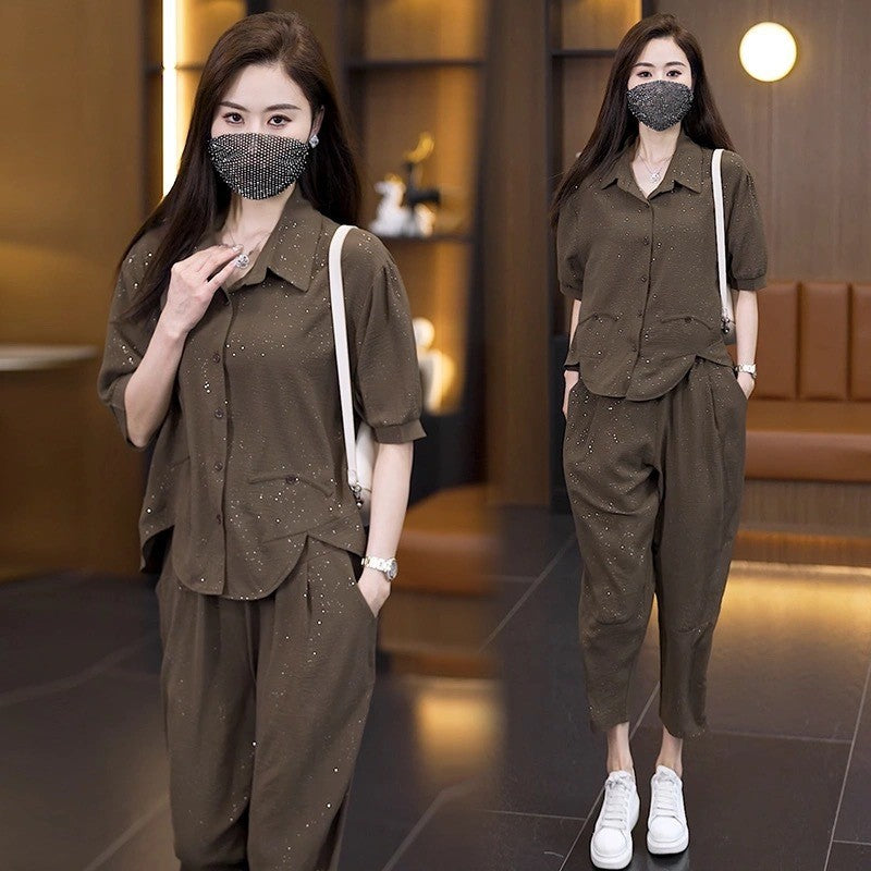 Summer wear with a complete set of fashionable and stylish two-piece suits