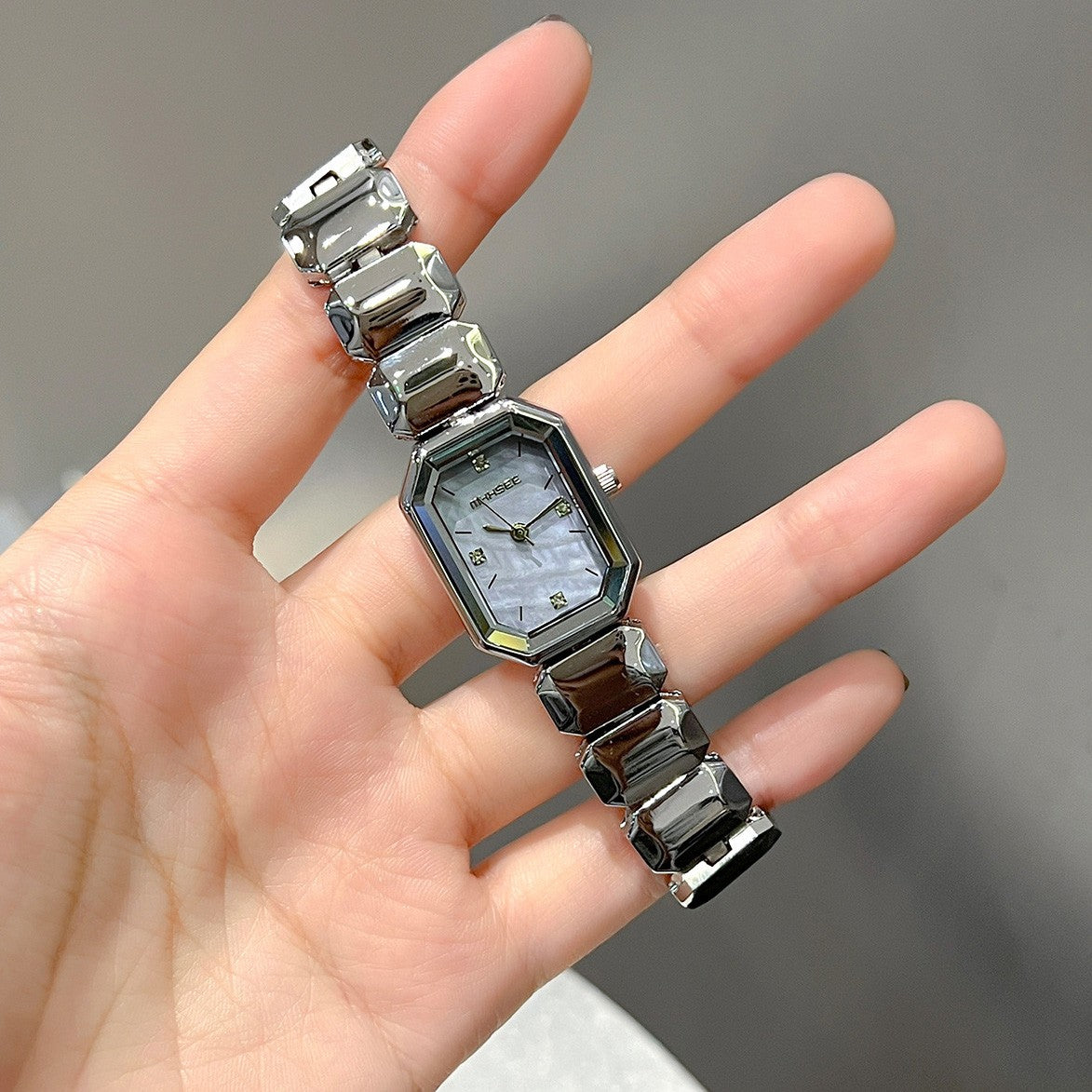 zp558-Simple Square Women's Quartz Watch