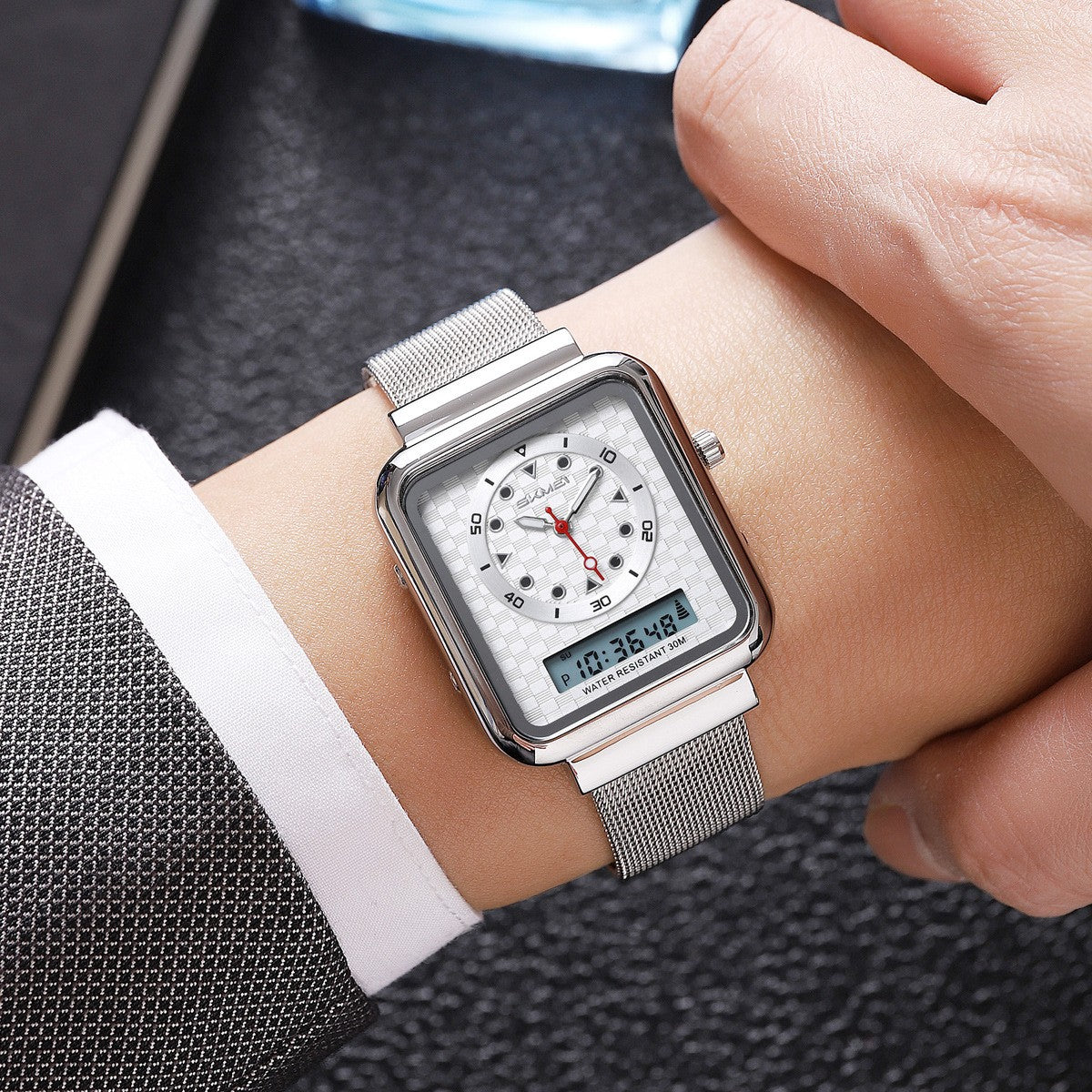 iq49-2025 Fashionable multifunctional men's electronic watch